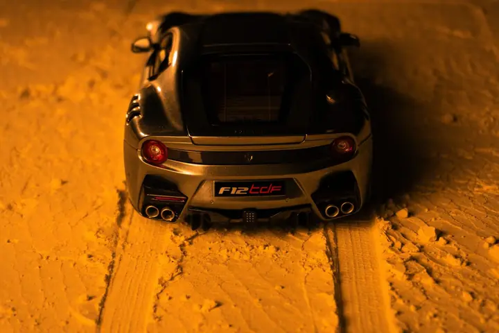 Ferrari F12tdf a escala 1:18, foto 2