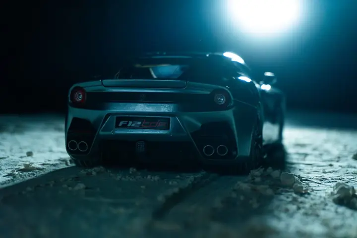Ferrari F12tdf a escala 1:18, foto 5