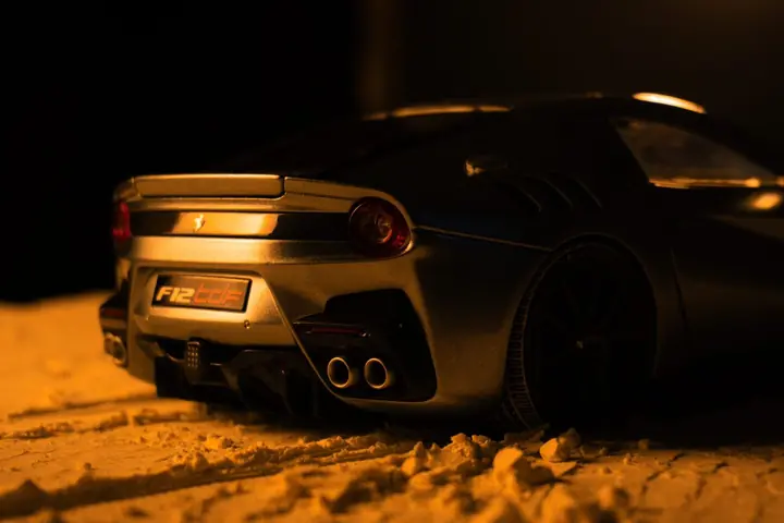 Ferrari F12tdf a escala 1:18, foto 7