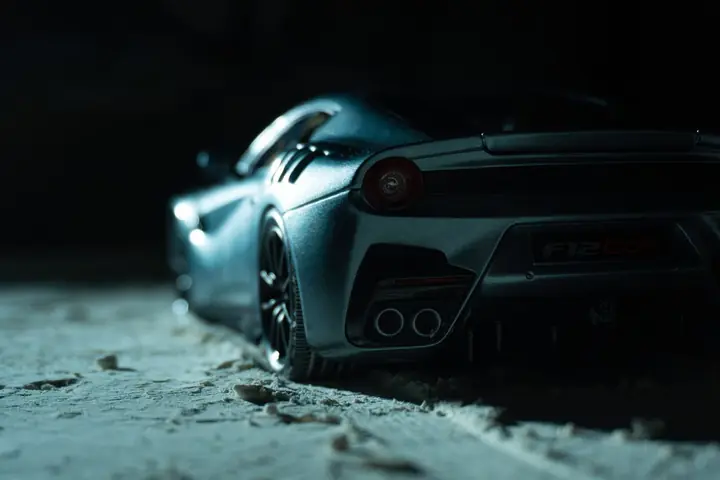 Ferrari F12tdf a escala 1:18, foto 8