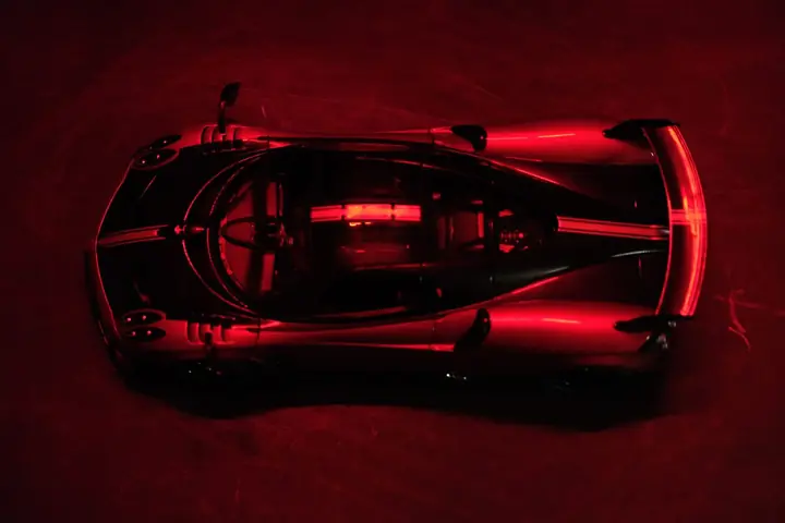 Pagani Huayra a escala 1:18