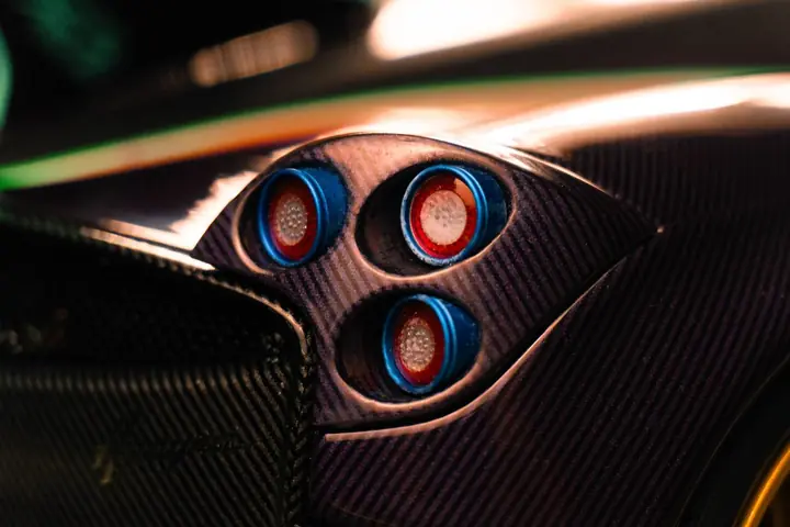 Pagani Huayra Dinastia a escala 1:18, foto 2