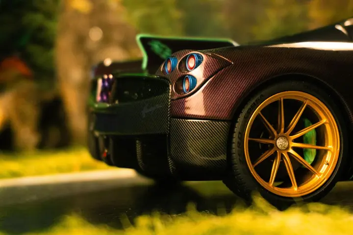 Pagani Huayra Dinastia a escala 1:18, foto 6