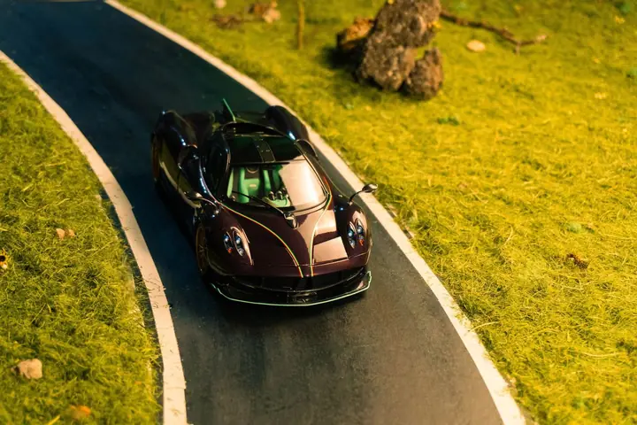 Pagani Huayra Dinastia a escala 1:18, foto 8