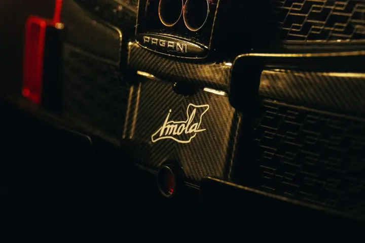 Pagani Huayra Imola a escala 1:18, foto 1