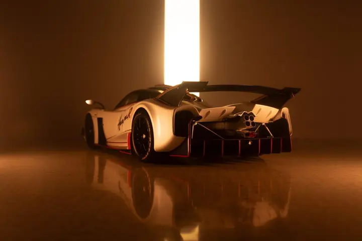 Pagani Huayra R a escala 1:18, foto 5
