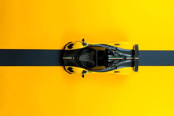Pagani Zonda Cinque Roadster a escala 1:18, foto 3