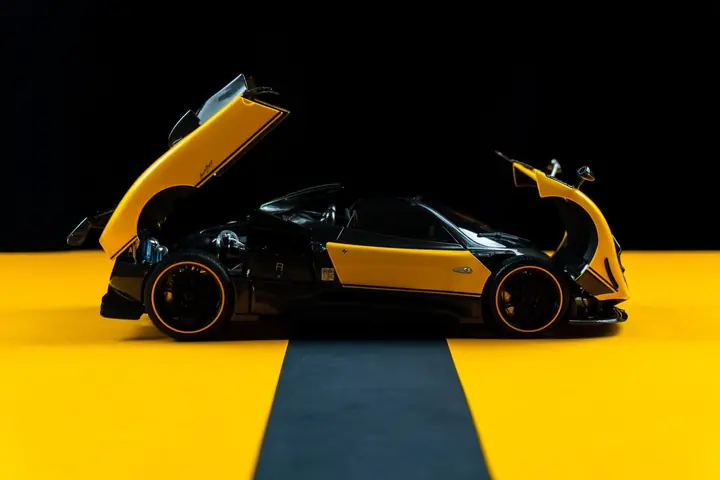 Pagani Zonda Cinque Roadster a escala 1:18, foto 8