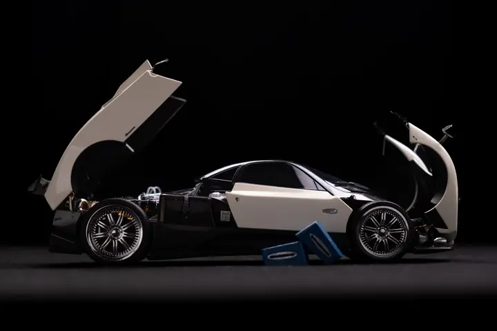 Pagani Zonda F a escala 1:18, foto 3