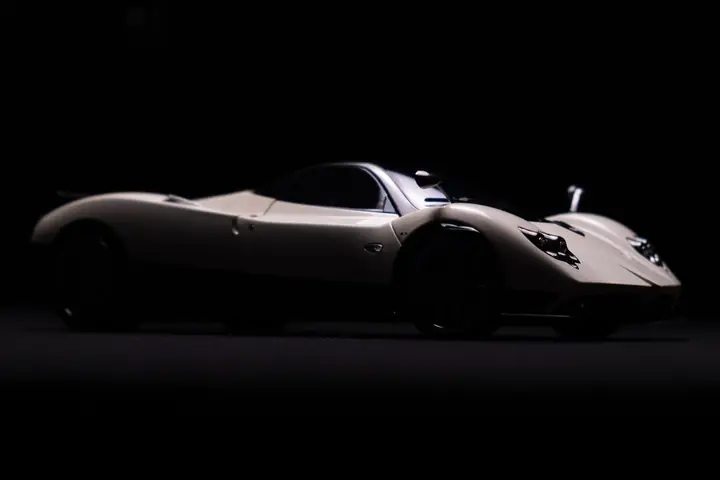 Pagani Zonda F a escala 1:18, foto 4