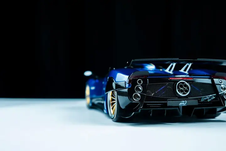 Pagani Zonda HP Barchetta a escala 1:18, foto 9