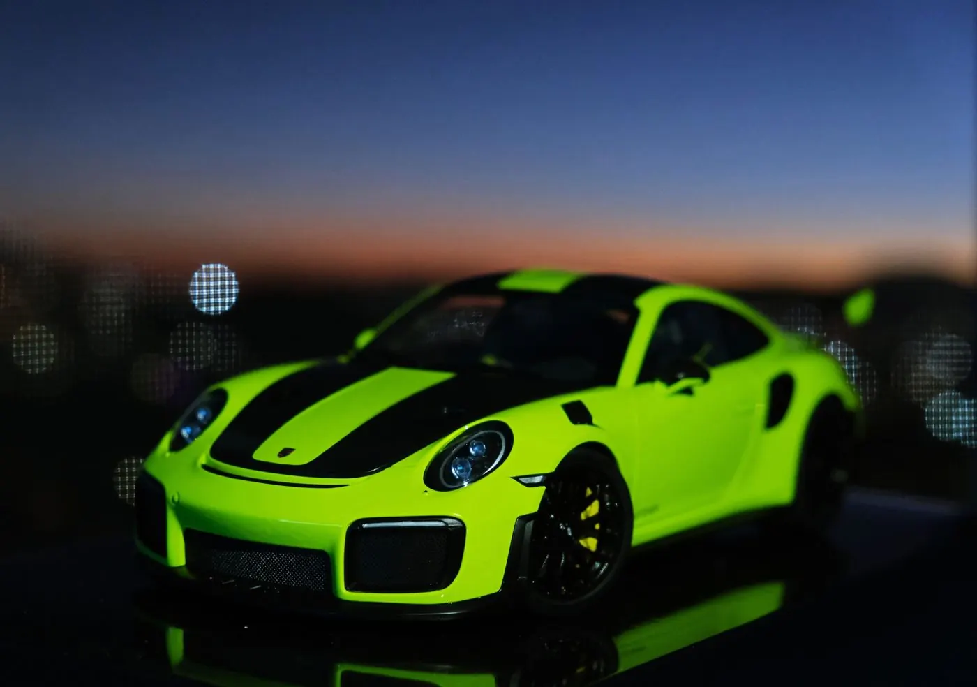 Porsche 911 GT2 RS a escala 1:18