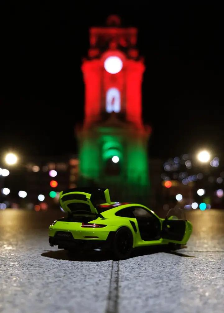Porsche 911 GT2 RS a escala 1:18, foto 4