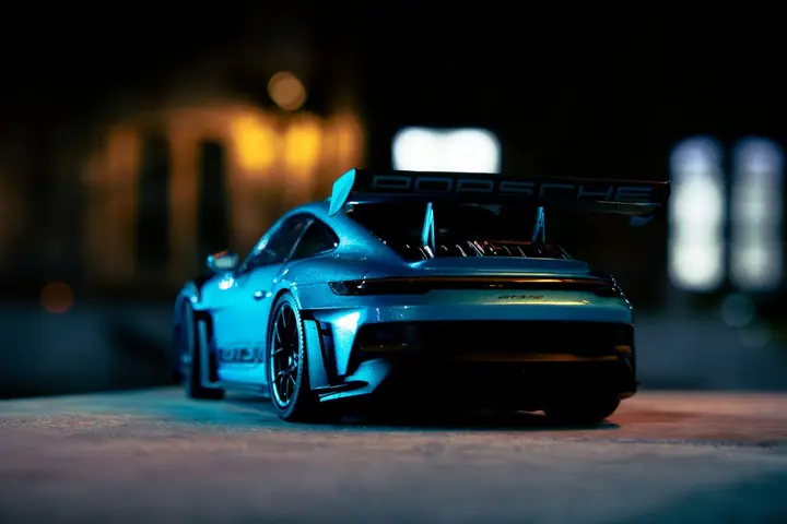 Porsche 911 GT3 RS a escala 1:18, foto 3