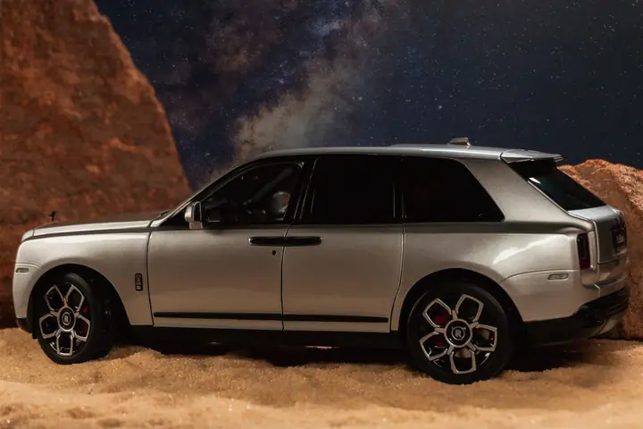 Rolls-Royce Cullinan a escala 1:18, foto 3