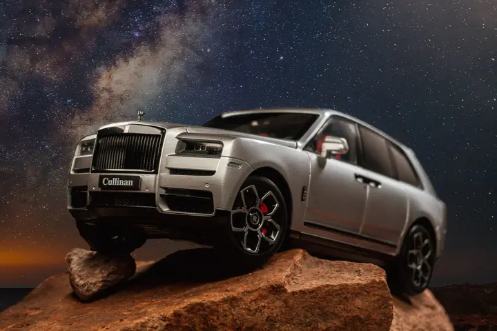 Rolls-Royce Cullinan a escala 1:18