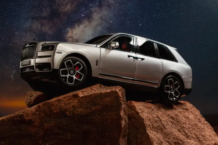 Rolls-Royce Cullinan a escala 1:18, foto 5