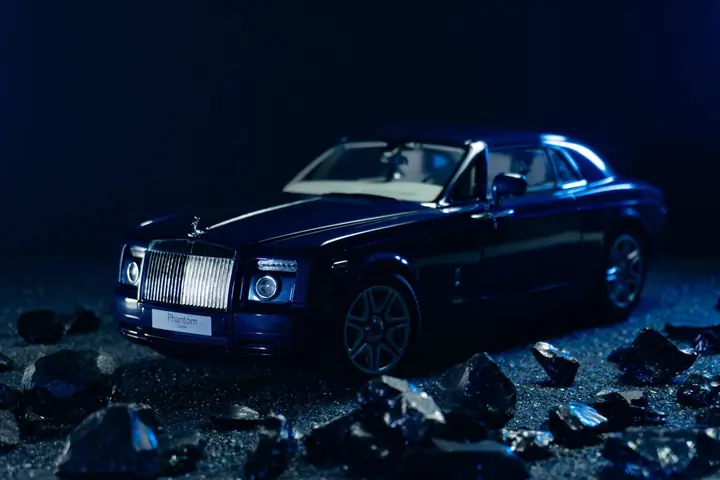 Rolls-Royce Phantom Coupé a escala 1:18, foto 1