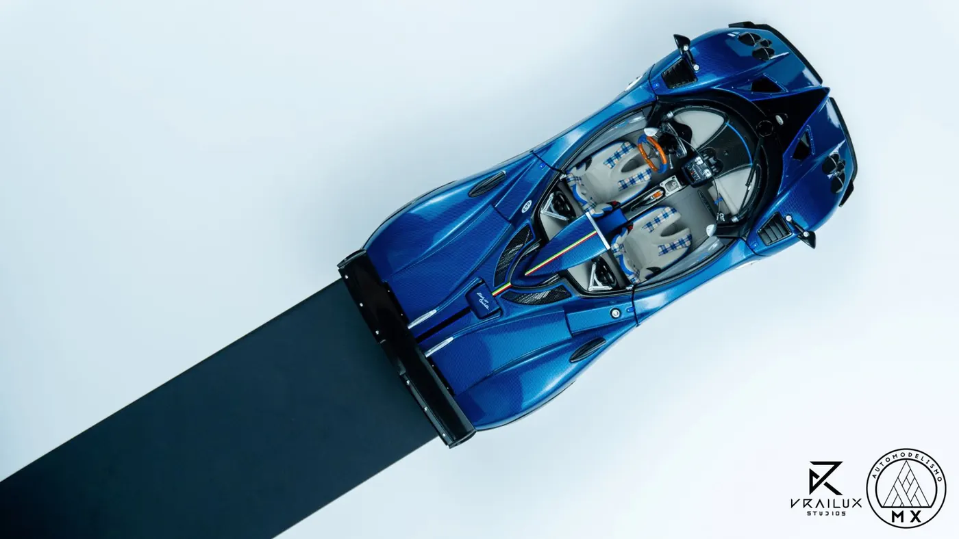 Interior de un Pagani Zonda HP Barchetta a escala 1:18 visto desde arriba